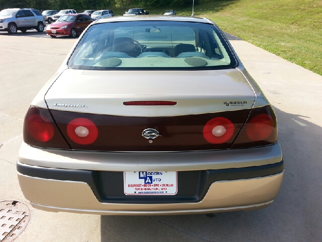 2004 Chevrolet Impala Base