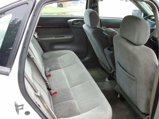 2004 Chevrolet Impala Base