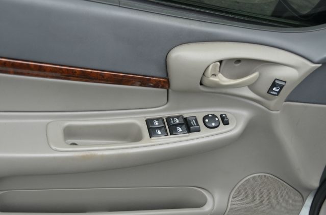 2005 Chevrolet Impala Base