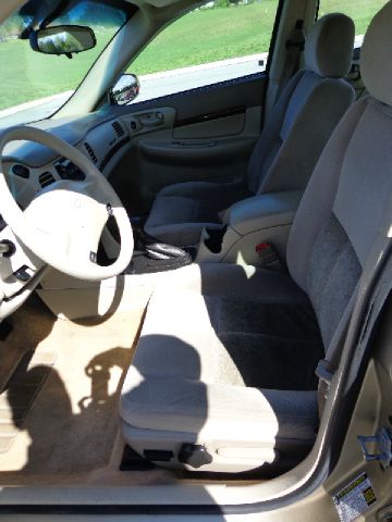 2005 Chevrolet Impala Base