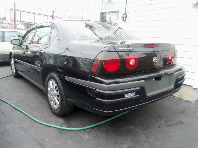 2005 Chevrolet Impala Fusion SE Sedan 4D