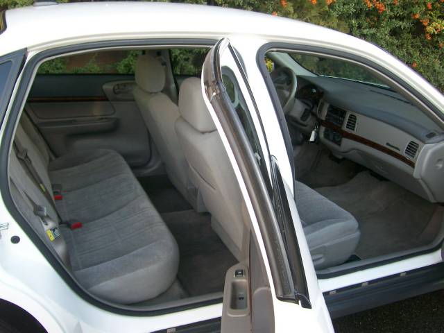 2005 Chevrolet Impala Base