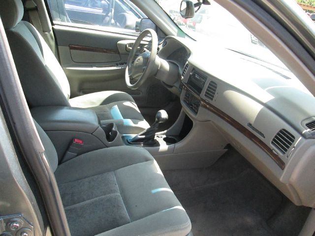 2005 Chevrolet Impala Base