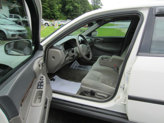 2005 Chevrolet Impala Base