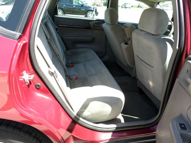 2005 Chevrolet Impala Base