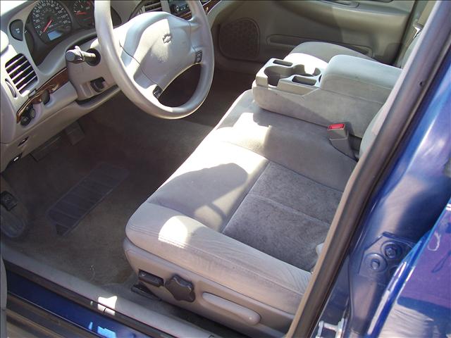 2005 Chevrolet Impala Base