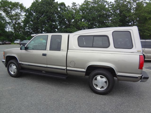 1999 Chevrolet K1500 2500 HD LS 4x4 Truck