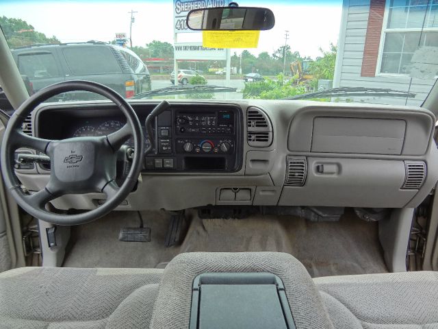 1999 Chevrolet K1500 2500 HD LS 4x4 Truck