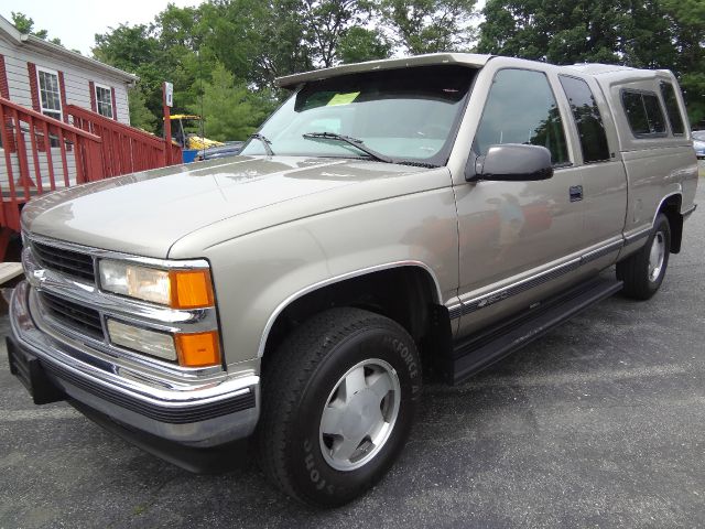 1999 Chevrolet K1500 2500 HD LS 4x4 Truck