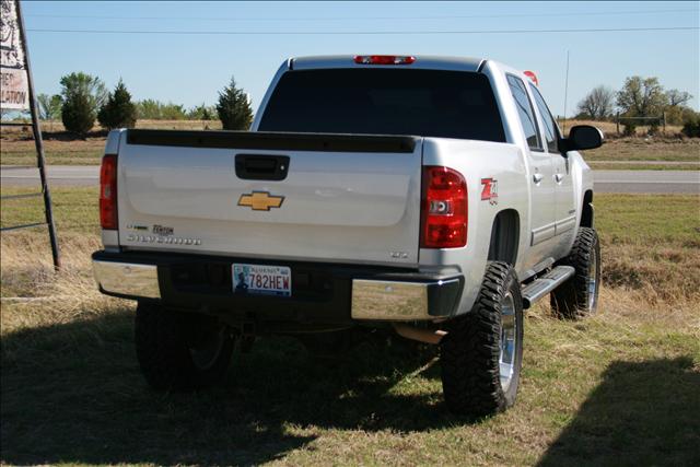 2010 Chevrolet K1500 C300 4dr Sdn 3.0L Sport RWD Sedan