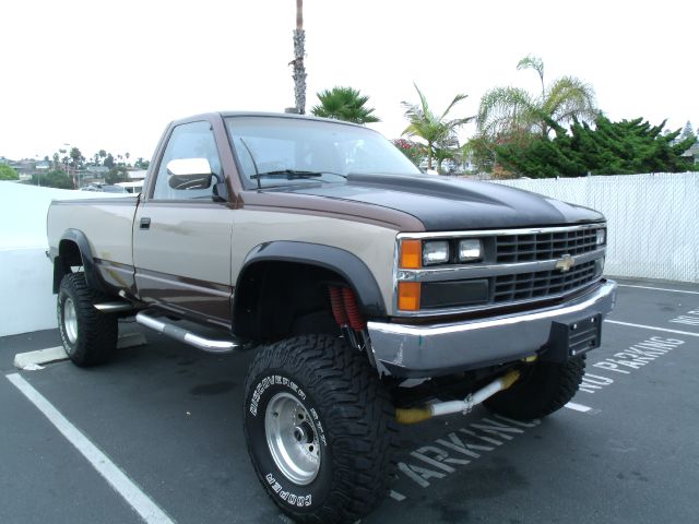 1988 Chevrolet K2500 LT Sedan 4D