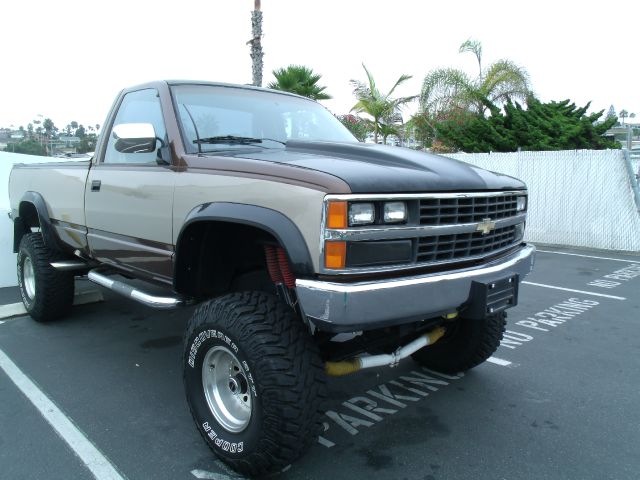 1988 Chevrolet K2500 LT Sedan 4D