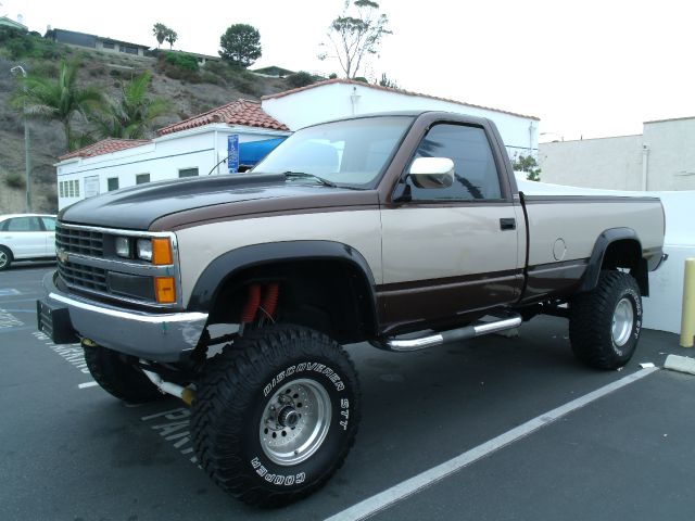 1988 Chevrolet K2500 LT Sedan 4D