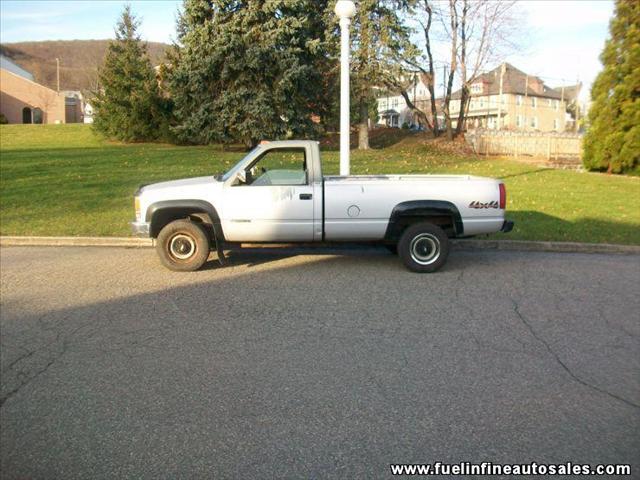 1990 Chevrolet K2500 4WD 4dr V6 SR5 (natl)