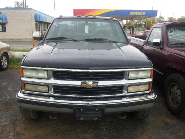 1994 Chevrolet K2500 LT Sedan 4D