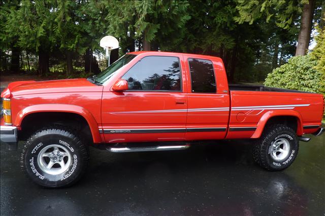 1994 Chevrolet K2500 2LT AWD - Navigation DVD Heated Leather Dual