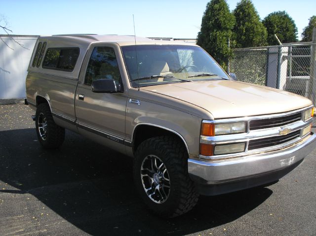 1995 Chevrolet K2500 LT Sedan 4D