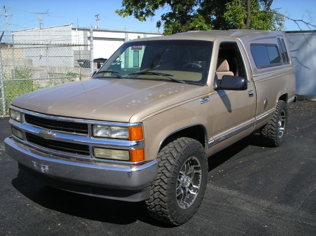 1995 Chevrolet K2500 LT Sedan 4D