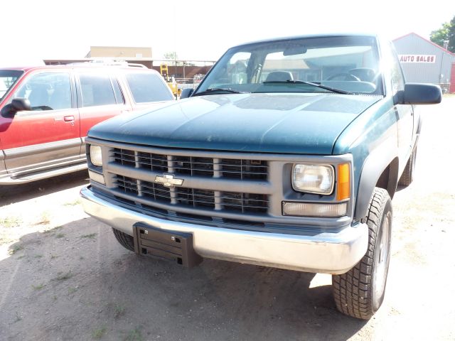 1997 Chevrolet K2500 4WD 4dr Sport