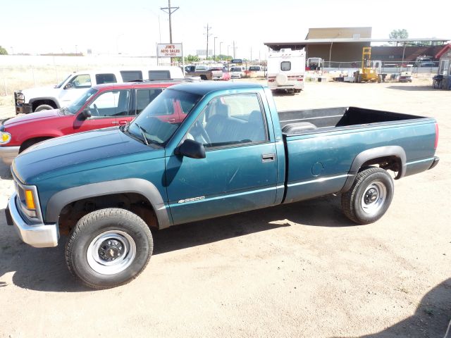 1997 Chevrolet K2500 4WD 4dr Sport