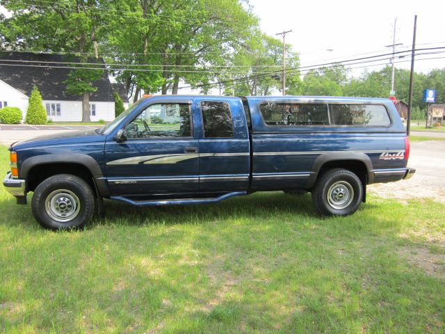 1998 Chevrolet K2500 4D Crew Cab Truck