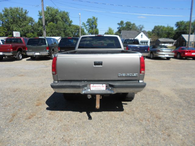 1998 Chevrolet K2500 4D Crew Cab Truck