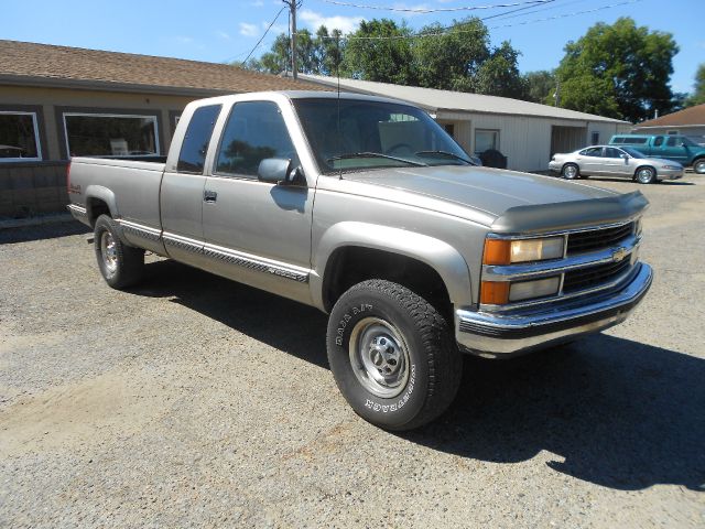 1998 Chevrolet K2500 4D Crew Cab Truck