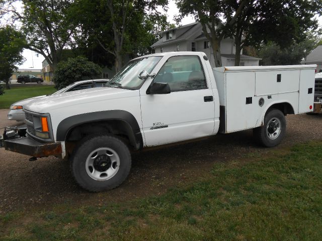 2000 Chevrolet K2500 All-wheel Drive 3.7L Technology Pkg W/entertainmen