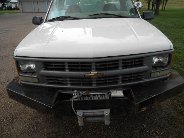 2000 Chevrolet K2500 All-wheel Drive 3.7L Technology Pkg W/entertainmen