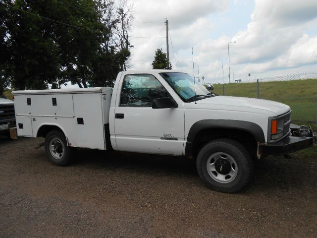 2000 Chevrolet K2500 All-wheel Drive 3.7L Technology Pkg W/entertainmen