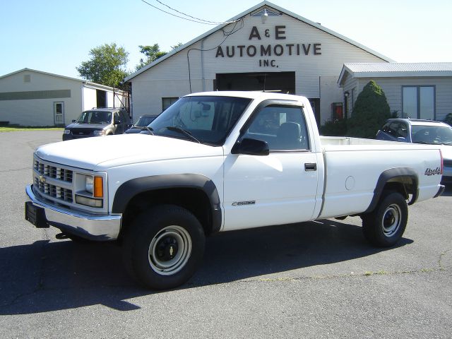 2000 Chevrolet K2500 Lariat - Crew Cab 4x4 Cap