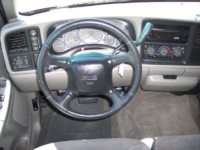 2000 Chevrolet K2500 LE Sedan