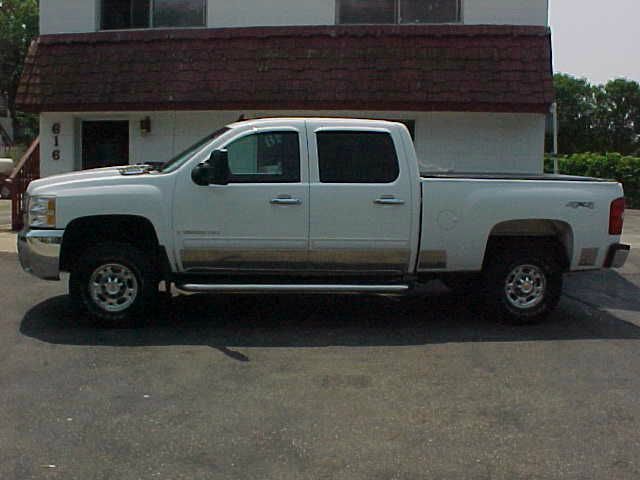 2009 Chevrolet K2500 3.0L Sedan 4D