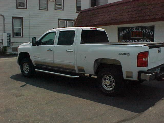 2009 Chevrolet K2500 3.0L Sedan 4D