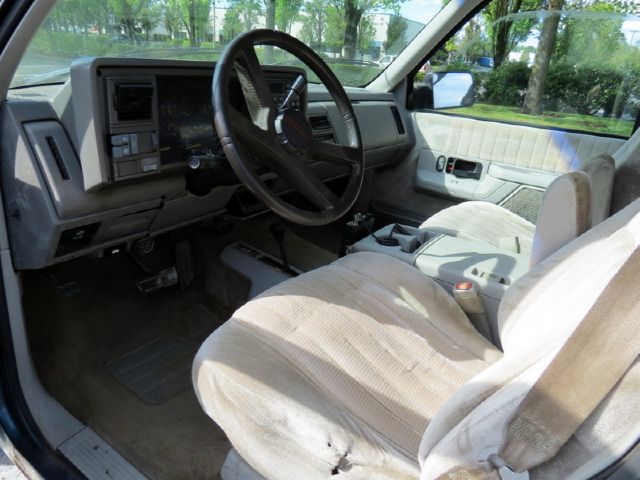 1993 Chevrolet K3500 4.2L Quattro LWB AUTO