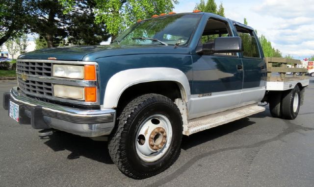 1993 Chevrolet K3500 4.2L Quattro LWB AUTO