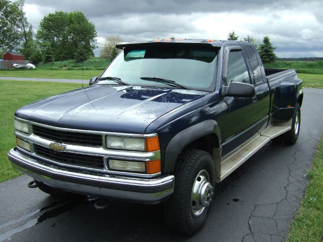 1999 Chevrolet K3500 Signature Premium