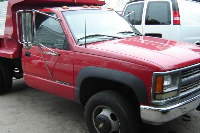 2000 Chevrolet K3500 Lariat - Crew Cab 4x4 Cap