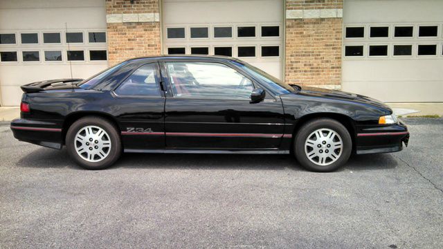 1993 Chevrolet Lumina 2WD Auto