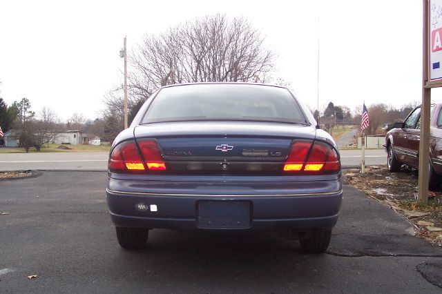 1995 Chevrolet Lumina 3.2 Sedan 4dr