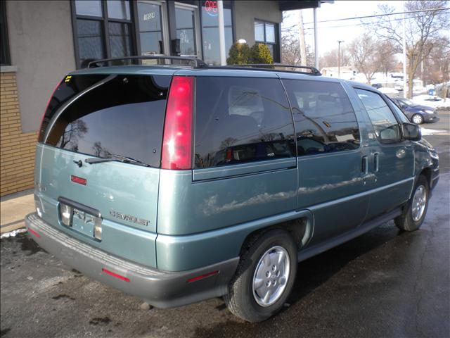 1995 Chevrolet Lumina Base