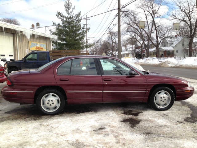 1997 Chevrolet Lumina 3.2 Sedan 4dr