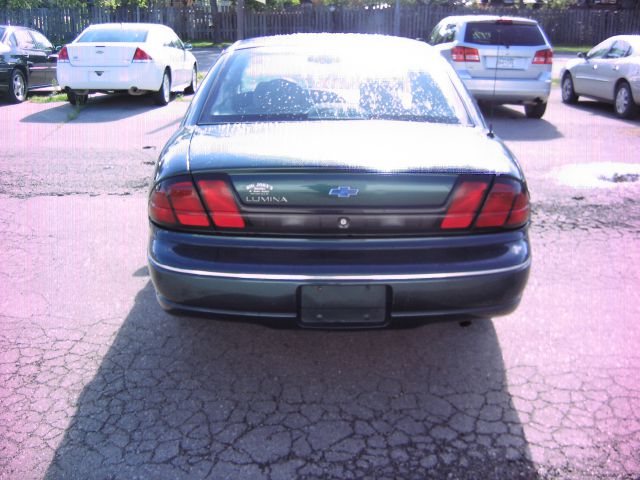 2001 Chevrolet Lumina Base