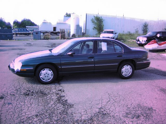 2001 Chevrolet Lumina Base