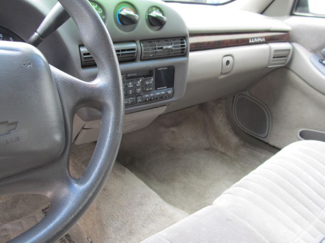 2001 Chevrolet Lumina Base