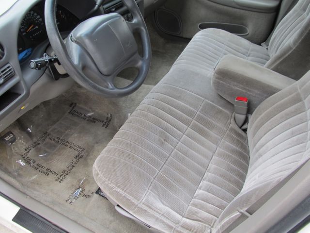 2001 Chevrolet Lumina Base