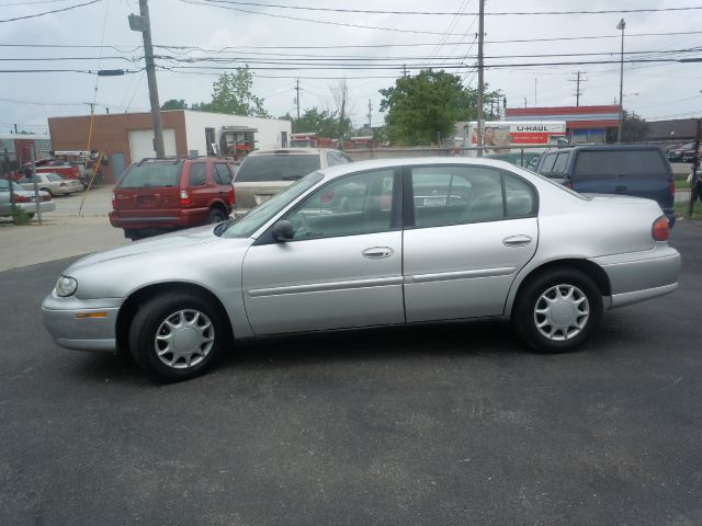 2001 Chevrolet Malibu Base