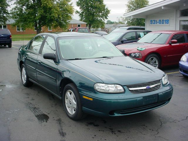 2001 Chevrolet Malibu Base