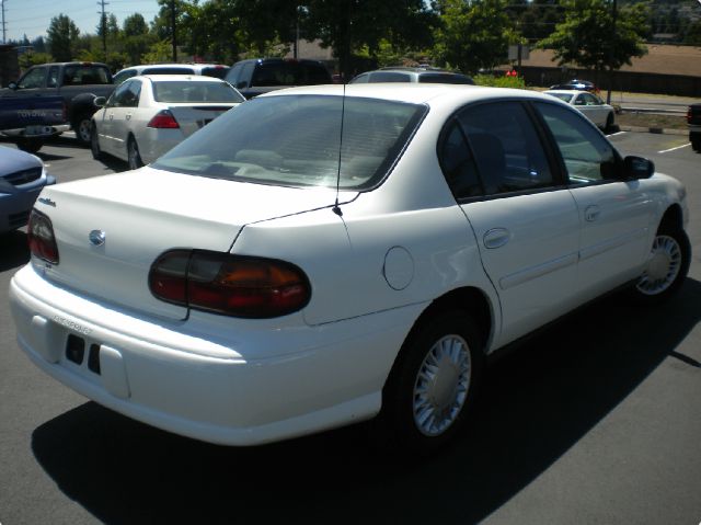 2001 Chevrolet Malibu Base