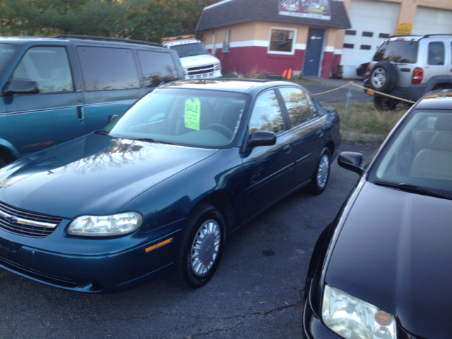 2003 Chevrolet Malibu Base